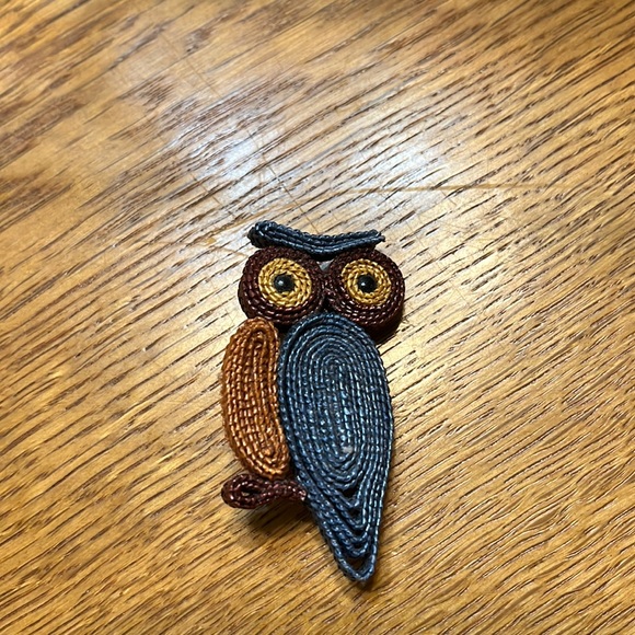 Vintage Jewelry - Vintage Multi Color Owl Pin